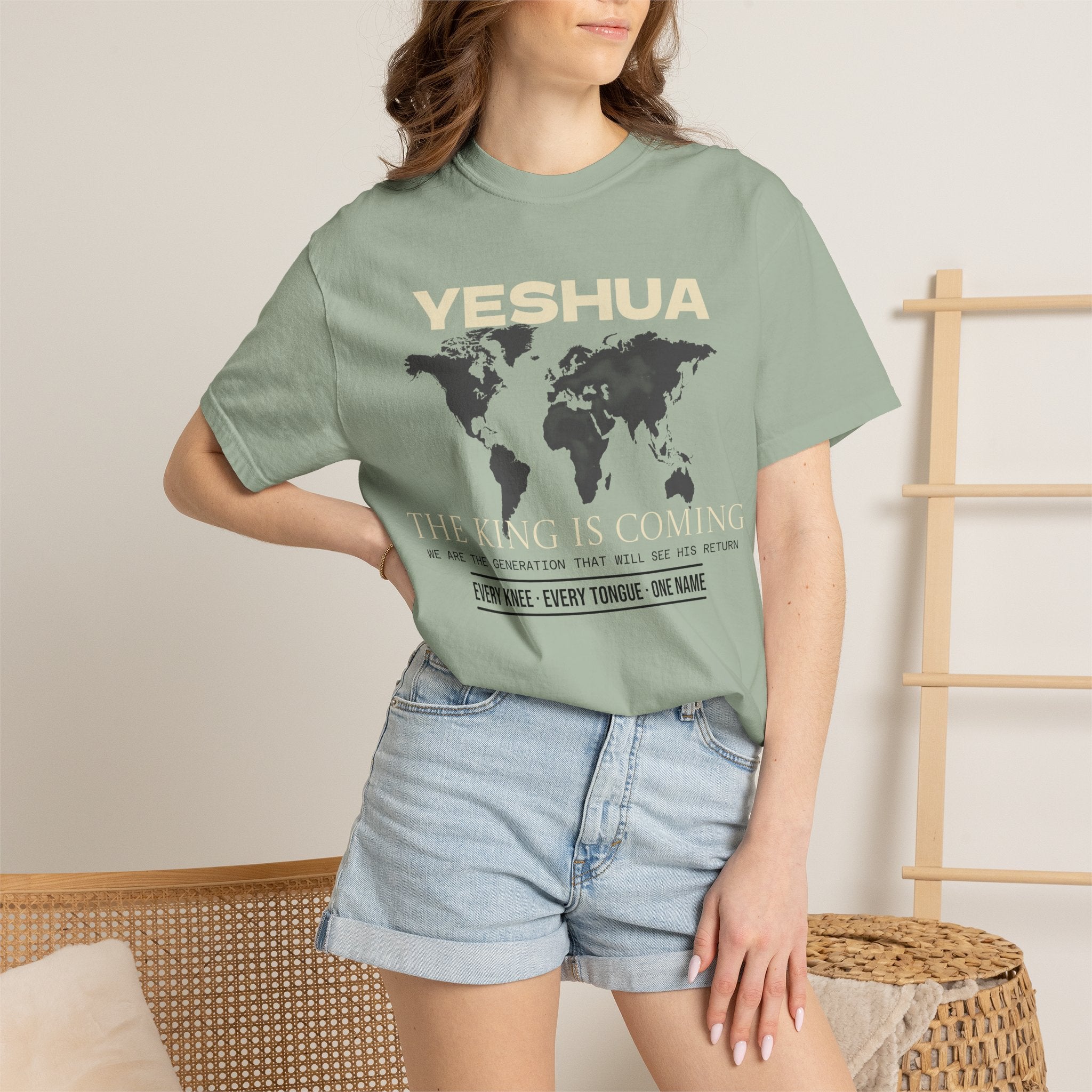 HEY - The King Is Coming - Cotton Tee